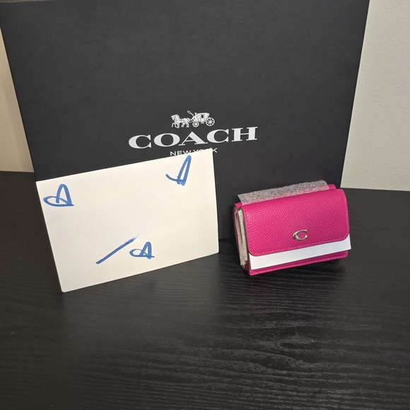 COACH Essential Mini Trifold Wallet, Dragonfruit - Picture 3 of 3